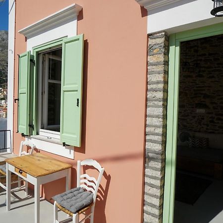 Katrani Studios Сими Екстериор снимка