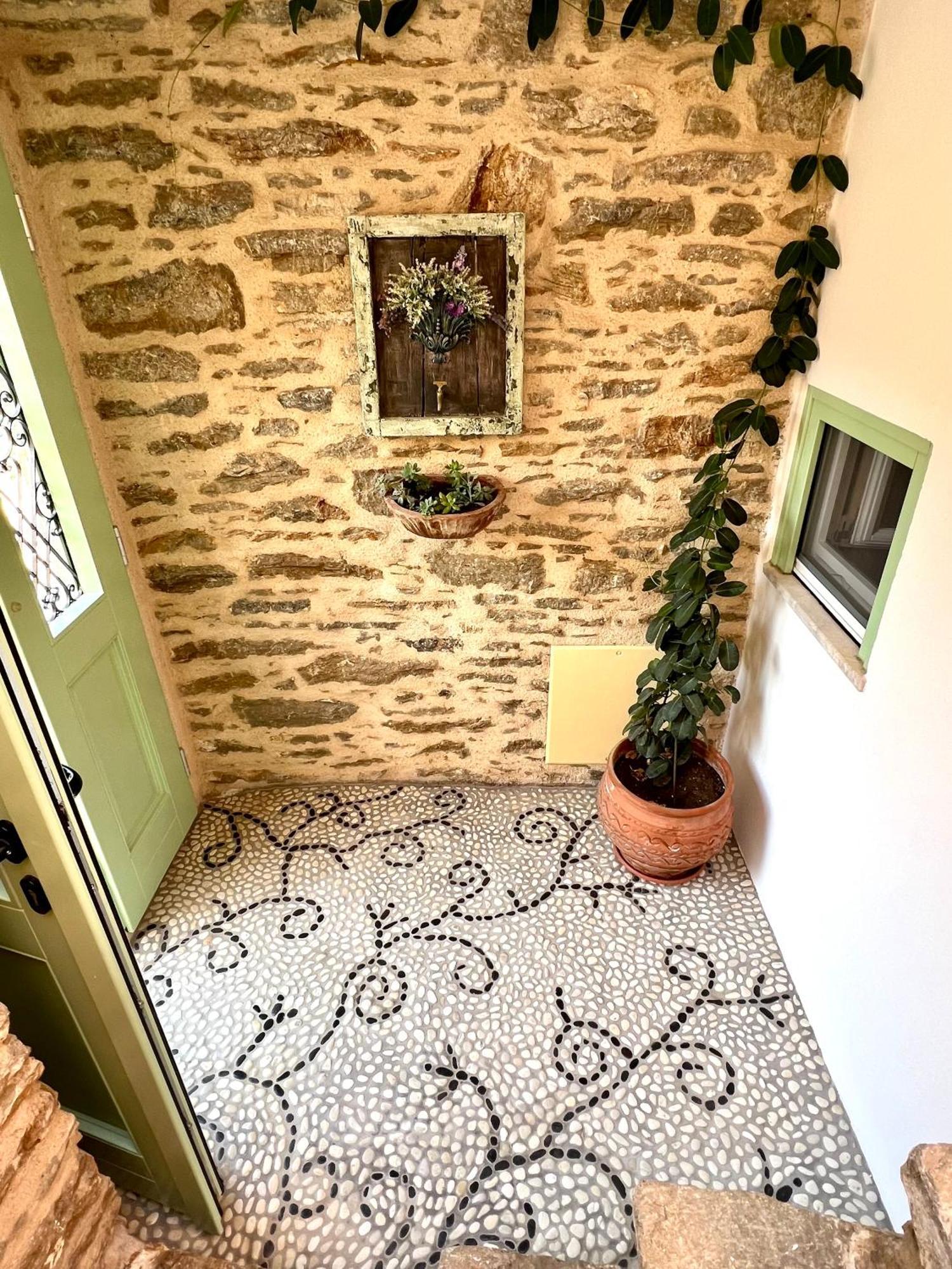 Katrani Studios Сими Екстериор снимка
