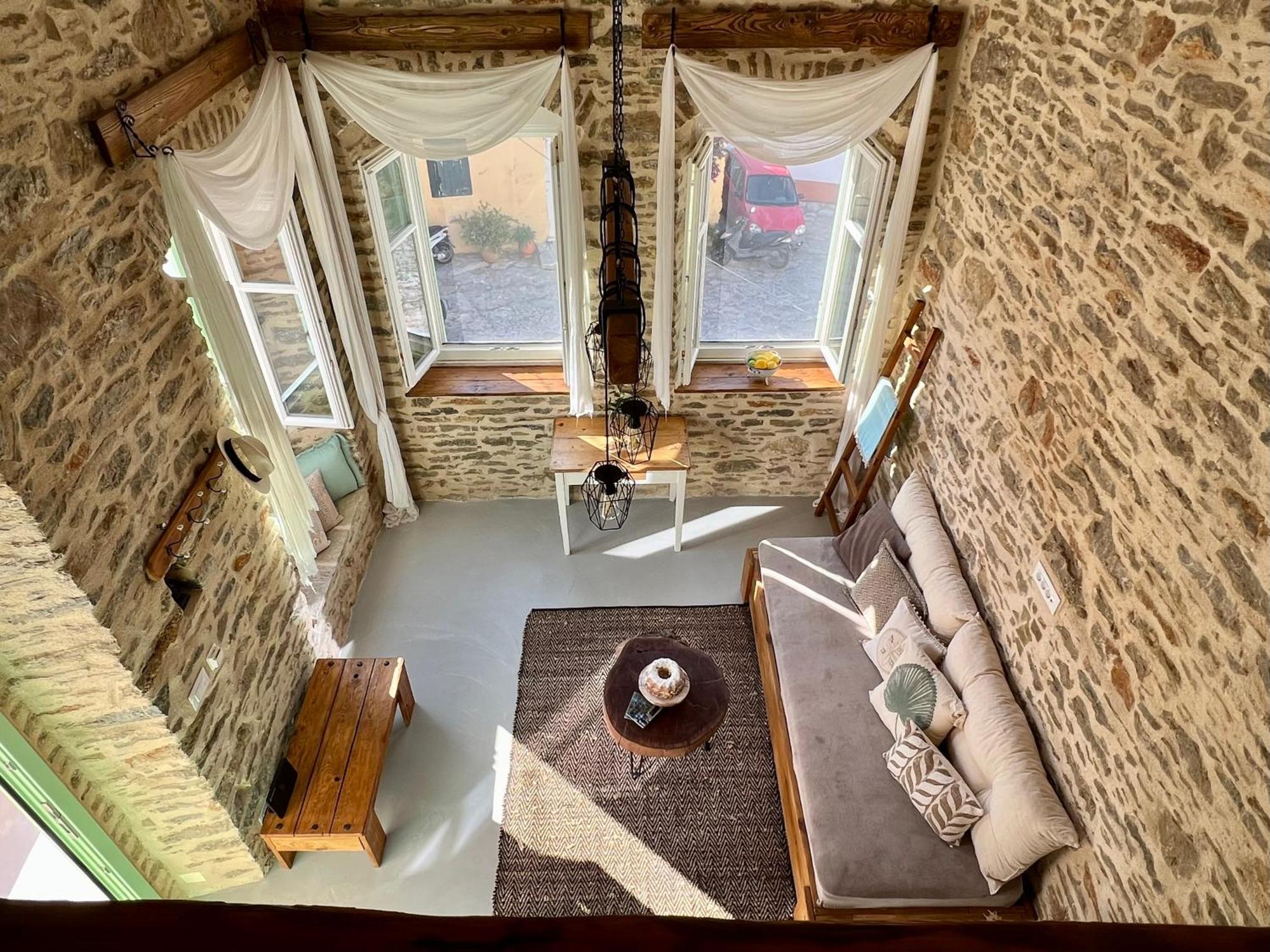 Katrani Studios Сими Екстериор снимка
